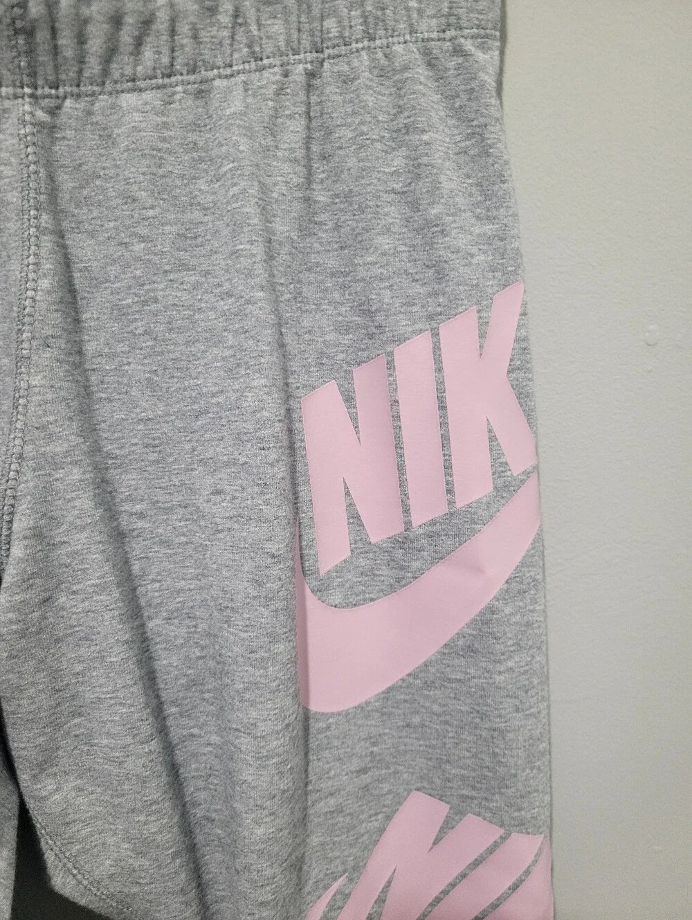 Nike Light Purple & Gray Leegging Capris Sz M